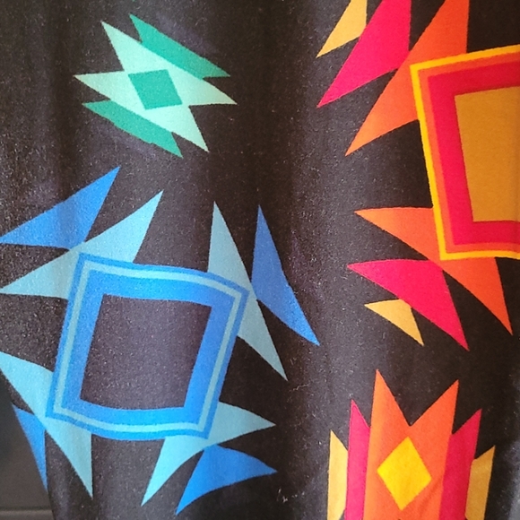 Tall and Curvy LuLaRoe Leggings - Picture 3 of 5